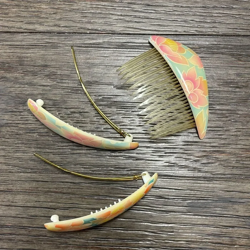Vintage HAIRCRAFT Comb and Barrettes - Hair Clips NWT Hawaiian Print Design